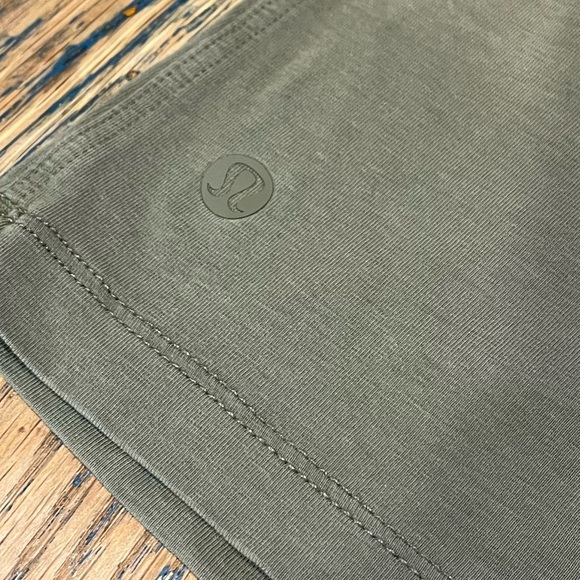 LULULEMON - Olive Green Sleeveless Tank Top (Size 8, Refer to Measurements) - Picture 2 of 8